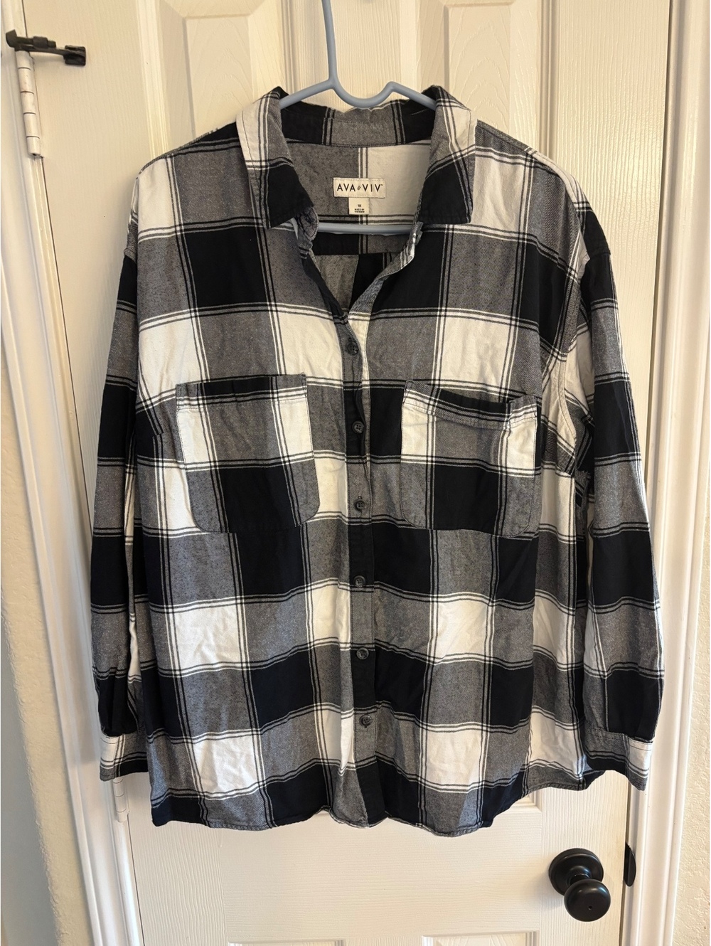 Ava & Viv 1X Black Gray White Plaid Button Front Flannel Shirt Plus Size